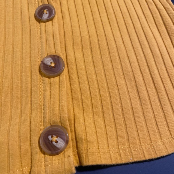 ⭕️3for$15⭕️ Yellow crop top tank - Picture 6 of 6